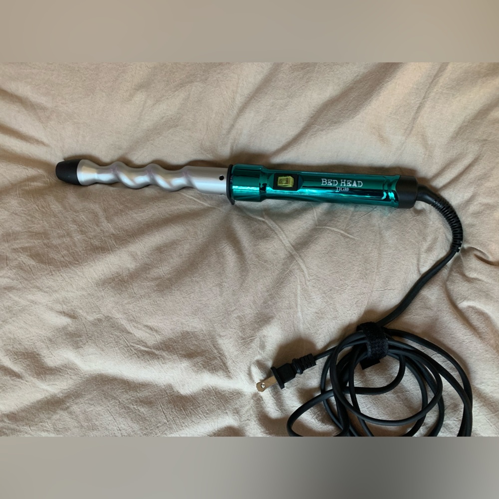 BedHead Tigi Curlipops 1'' Spiral Curling Wand